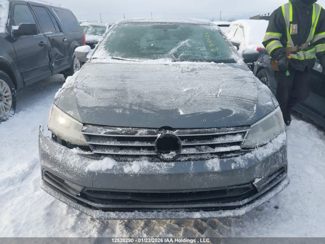 3VW167AJ8HM400008 Volkswagen JETTA S