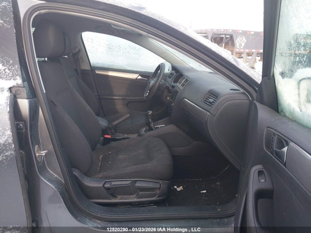 3VW167AJ8HM400008 Volkswagen JETTA S