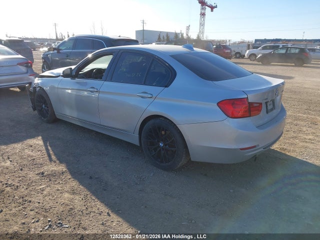WBA3C3C57EF985430 BMW 320i Xdrive