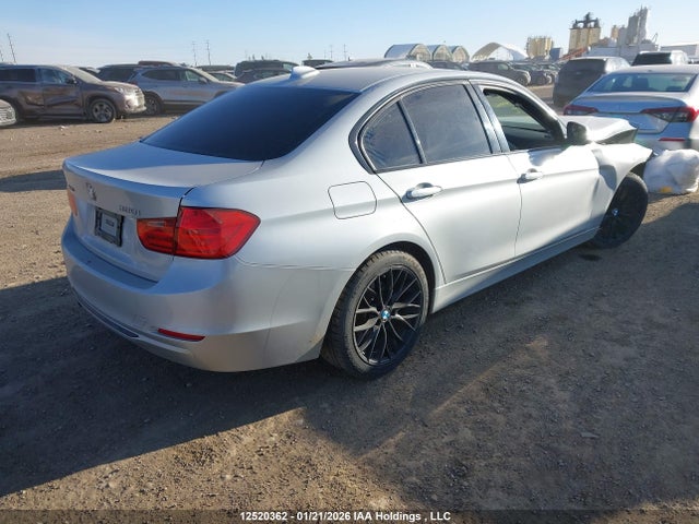 WBA3C3C57EF985430 BMW 320i Xdrive