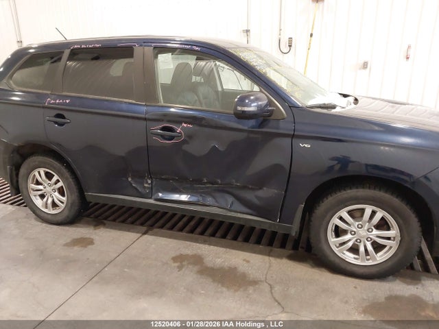 JA4JZ3AX8EZ603525 Mitsubishi Outlander Se