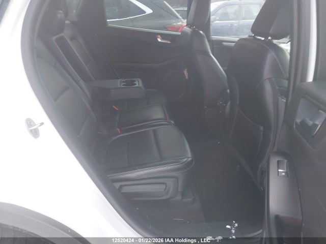 1FMCU9JAXRUA49088 Ford Escape Platinum