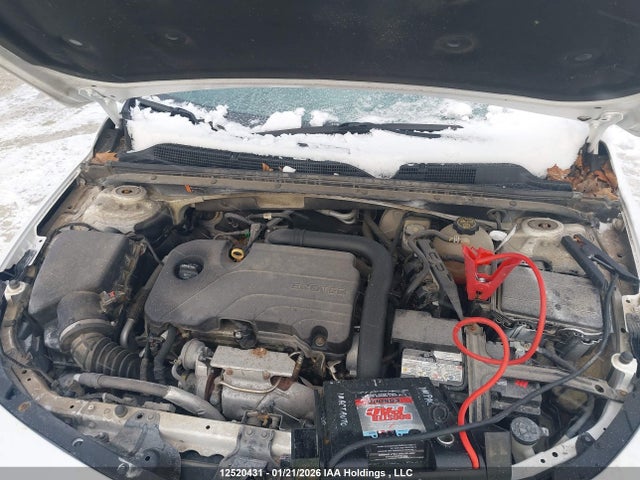1G1ZD5ST0JF220682 Chevrolet MALIBU LT