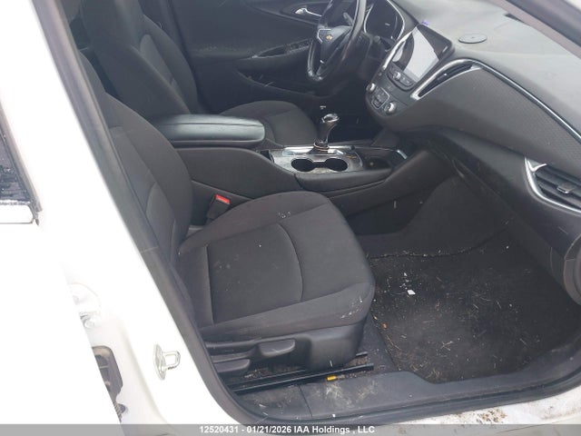 1G1ZD5ST0JF220682 Chevrolet MALIBU LT