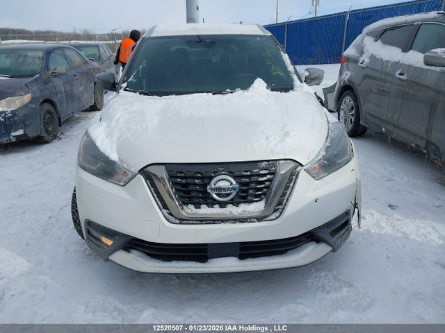 3N1CP5DV0LL579951 Nissan KICKS SR