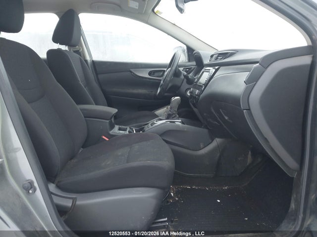 JN1BJ1CR5KW325770 Nissan QASHQAI