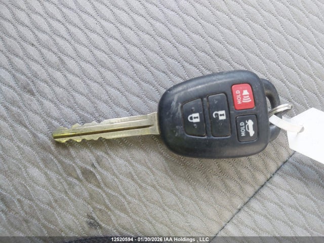 2T1BURHE6FC476253 Toyota COROLLA LE
