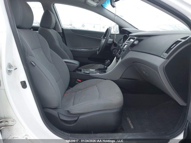 5NPEB4AC0EH936985 Hyundai SONATA GL