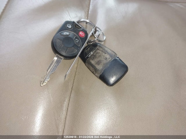 12520618 :رقم المزاد ، 1FMCU941X8KA84882 vin ، 2008 Ford Escape Limited مزاد بيع