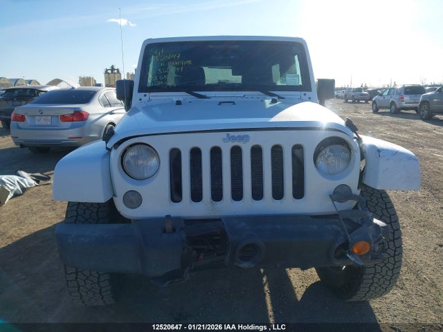 1C4BJWEG6FL522671 Jeep Wrangler Unlimited Sahara