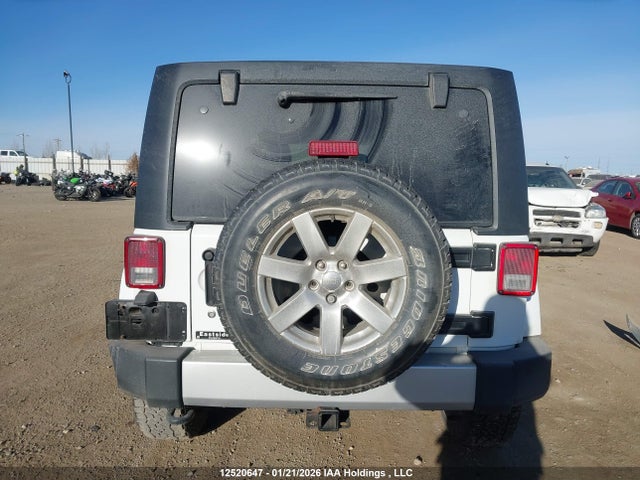 1C4BJWEG6FL522671 Jeep Wrangler Unlimited Sahara