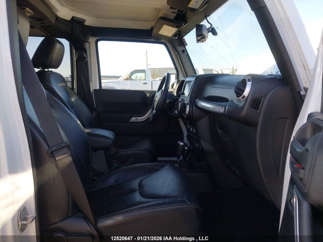 1C4BJWEG6FL522671 Jeep Wrangler Unlimited Sahara