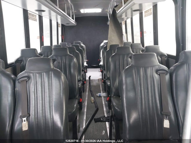Продажа на аукционе авто 2020 Freightliner Chassis B2b, vin: 4UZABRFD7LCLP7565, номер лота: 12520716