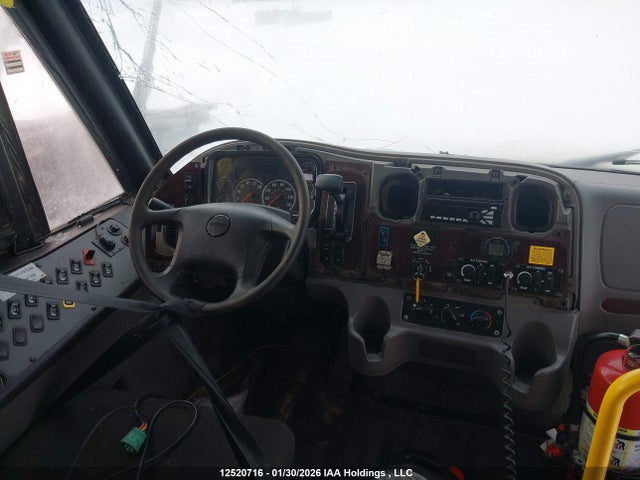 Продажа на аукционе авто 2020 Freightliner Chassis B2b, vin: 4UZABRFD7LCLP7565, номер лота: 12520716