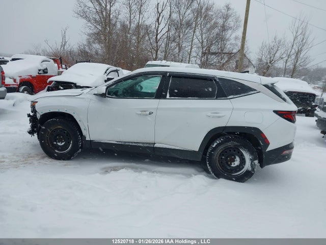 12520718 :رقم المزاد ، KM8JBCAE3NU074650 vin ، 2022 Hyundai Tucson Essential Awd مزاد بيع