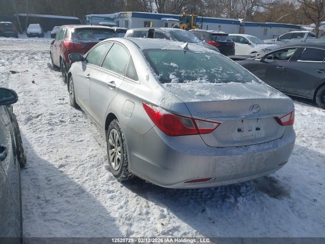 2012 Hyundai Sonata Gl მანქანა იყიდება აუქციონზე, vin: 5NPEB4AC5CH465557, აუქციონის ნომერი: 12520729