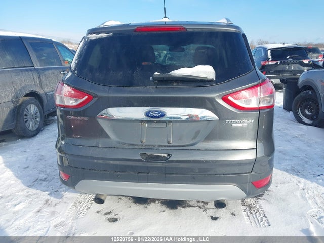1FMCU9J98FUA83905 Ford Escape Titanium