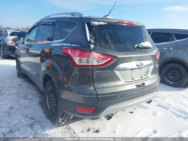 1FMCU9J98FUA83905 Ford Escape Titanium