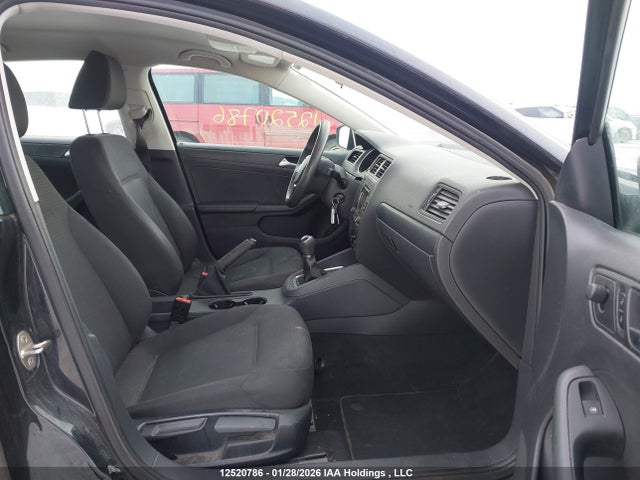 3VW1K7AJ5FM340553 Volkswagen Jetta 2.0l Trendline/2.0l Trendline+
