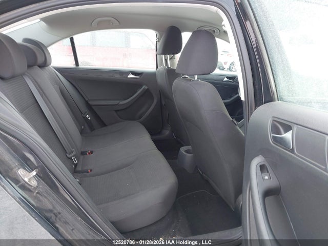 3VW1K7AJ5FM340553 Volkswagen Jetta 2.0l Trendline/2.0l Trendline+