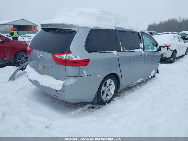 5TDKK3DC1FS630284 Toyota Sienna