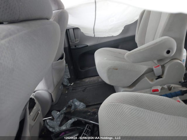 5TDKK3DC1FS630284 Toyota Sienna