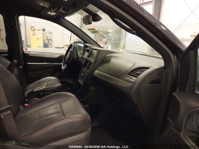 2C4RDGEG1KR740630 Dodge Grand Caravan Gt