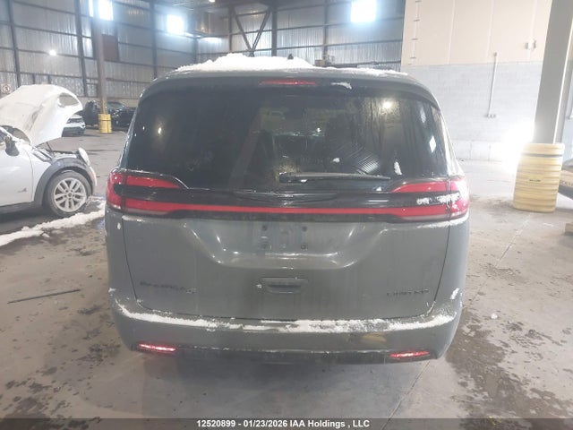 Chrysler Pacifica Limited 2025 2C4RC1GG0SR602333 Image 17