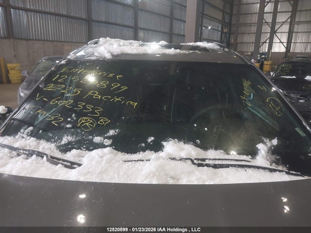 Chrysler Pacifica Limited 2025 2C4RC1GG0SR602333 Image 18