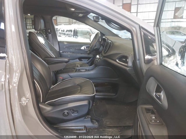 Chrysler Pacifica Limited 2025 2C4RC1GG0SR602333 Image 5
