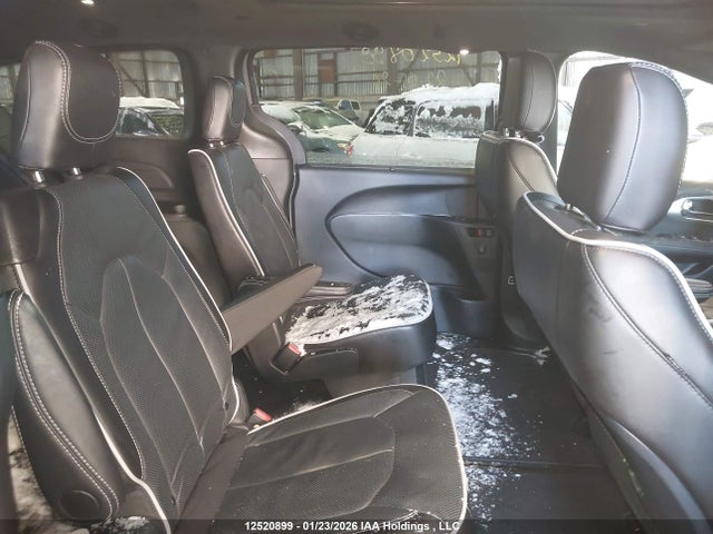 Chrysler Pacifica Limited 2025 2C4RC1GG0SR602333 Image 8