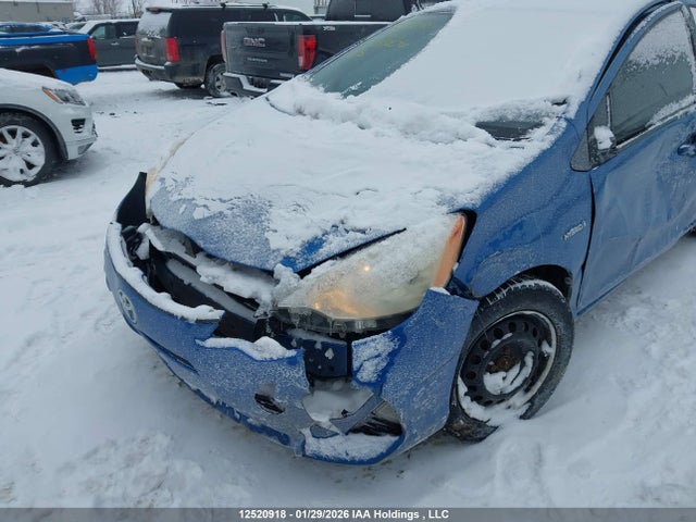 JTDKDTB33E1558318 Toyota PRIUS C