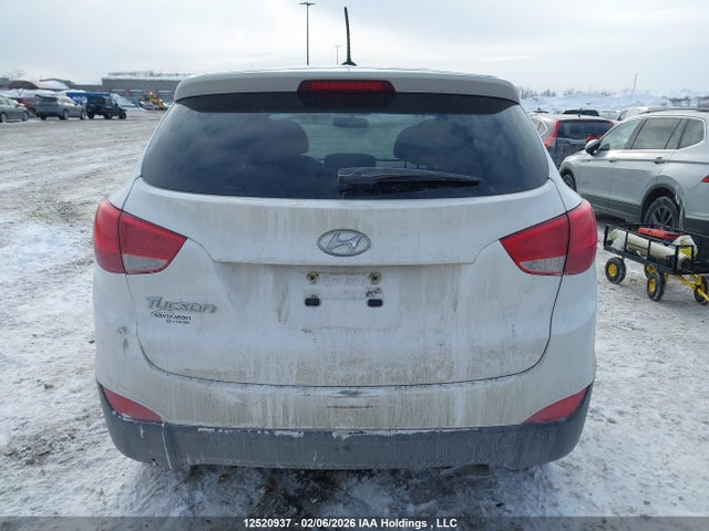 KM8JT3AF1FU998818 Hyundai Tucson Gl