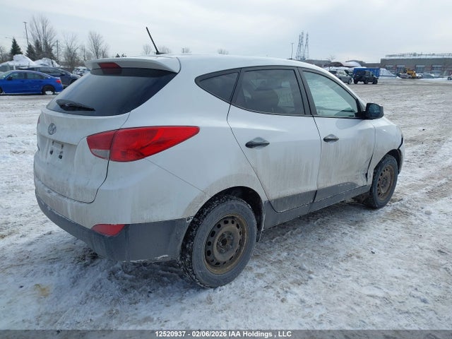 KM8JT3AF1FU998818 Hyundai Tucson Gl