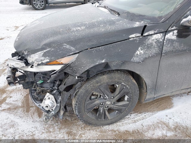 KMHLM4AG3MU075399 Hyundai Elantra Preferred Ivt