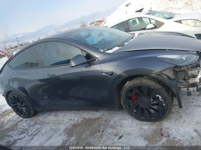 7SAYGDEF2NF498054 Tesla Model Y Performance
