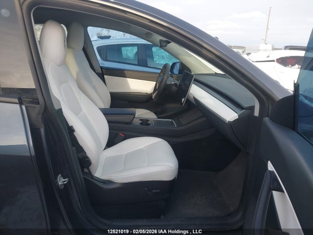 7SAYGDEF2NF498054 Tesla Model Y Performance