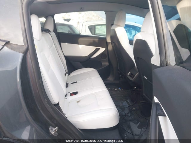 7SAYGDEF2NF498054 Tesla Model Y Performance