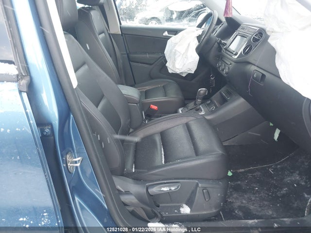 WVGNV7AX3HW501383 Volkswagen Tiguan Wolfsburg