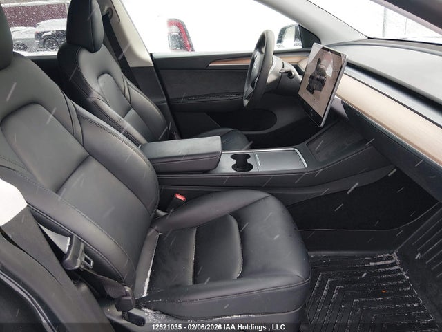 7SAYGDED8RF995274 Tesla Model Y Long Range/rwd