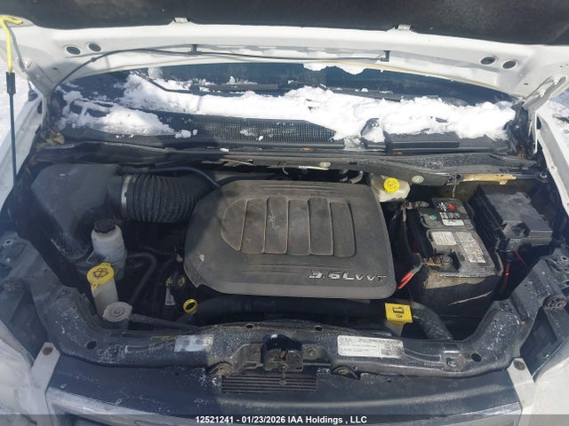 2015 Chrysler Town & Country მანქანა იყიდება აუქციონზე, vin: 2C4RC1GG2FR751171, აუქციონის ნომერი: 12521241