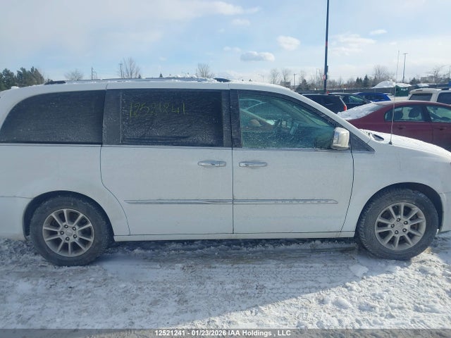 2015 Chrysler Town & Country მანქანა იყიდება აუქციონზე, vin: 2C4RC1GG2FR751171, აუქციონის ნომერი: 12521241