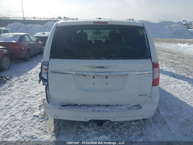 2015 Chrysler Town & Country მანქანა იყიდება აუქციონზე, vin: 2C4RC1GG2FR751171, აუქციონის ნომერი: 12521241