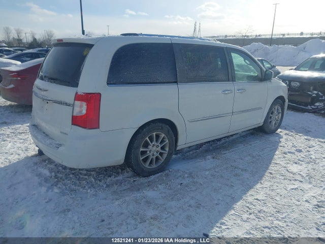 2015 Chrysler Town & Country მანქანა იყიდება აუქციონზე, vin: 2C4RC1GG2FR751171, აუქციონის ნომერი: 12521241