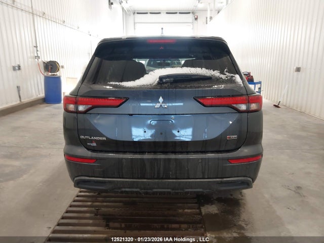 JA4J4UA85RZ635187 Mitsubishi Outlander Es