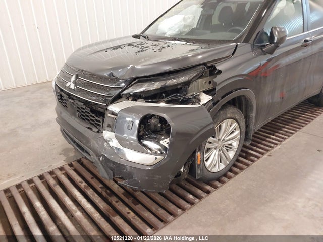 JA4J4UA85RZ635187 Mitsubishi Outlander Es