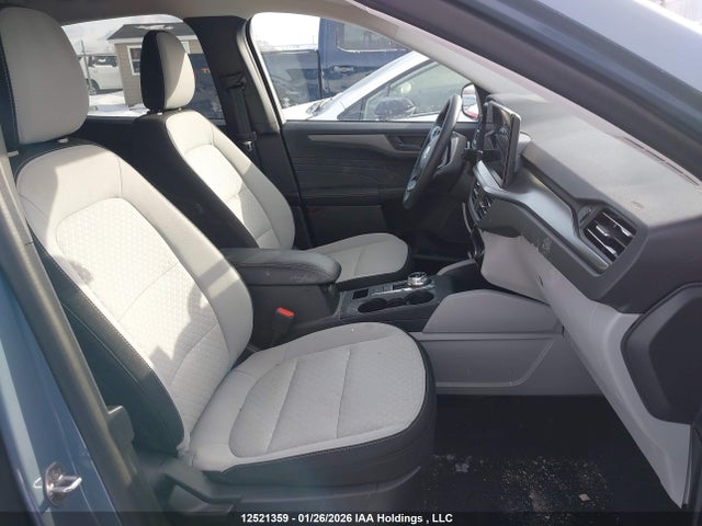 1FMCU9GN8TUA07066 Ford Escape Active