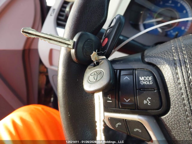 5TDKZ3DC6JS956442 Toyota Sienna Le V6