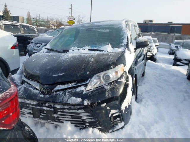5TDKZ3DC6JS956442 Toyota Sienna Le V6