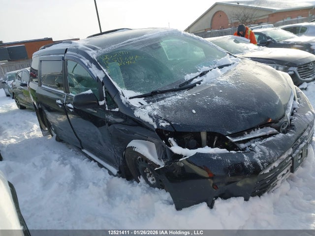 5TDKZ3DC6JS956442 Toyota Sienna Le V6